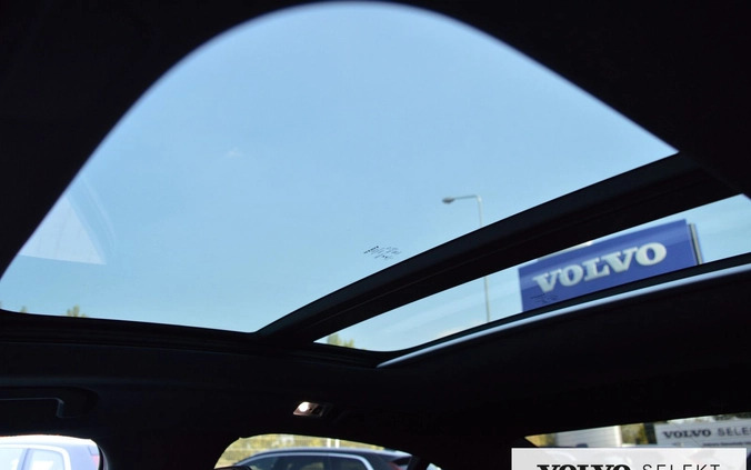 Volvo S60 cena 184400 przebieg: 30782, rok produkcji 2020 z Poznań małe 562